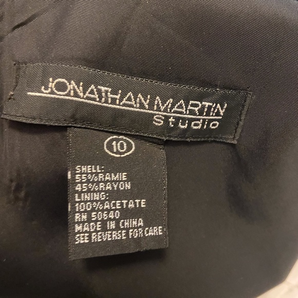 Black linen Johnathan Martin dress 10. Beautiful yet simple embroidery. - Picture 3 of 4